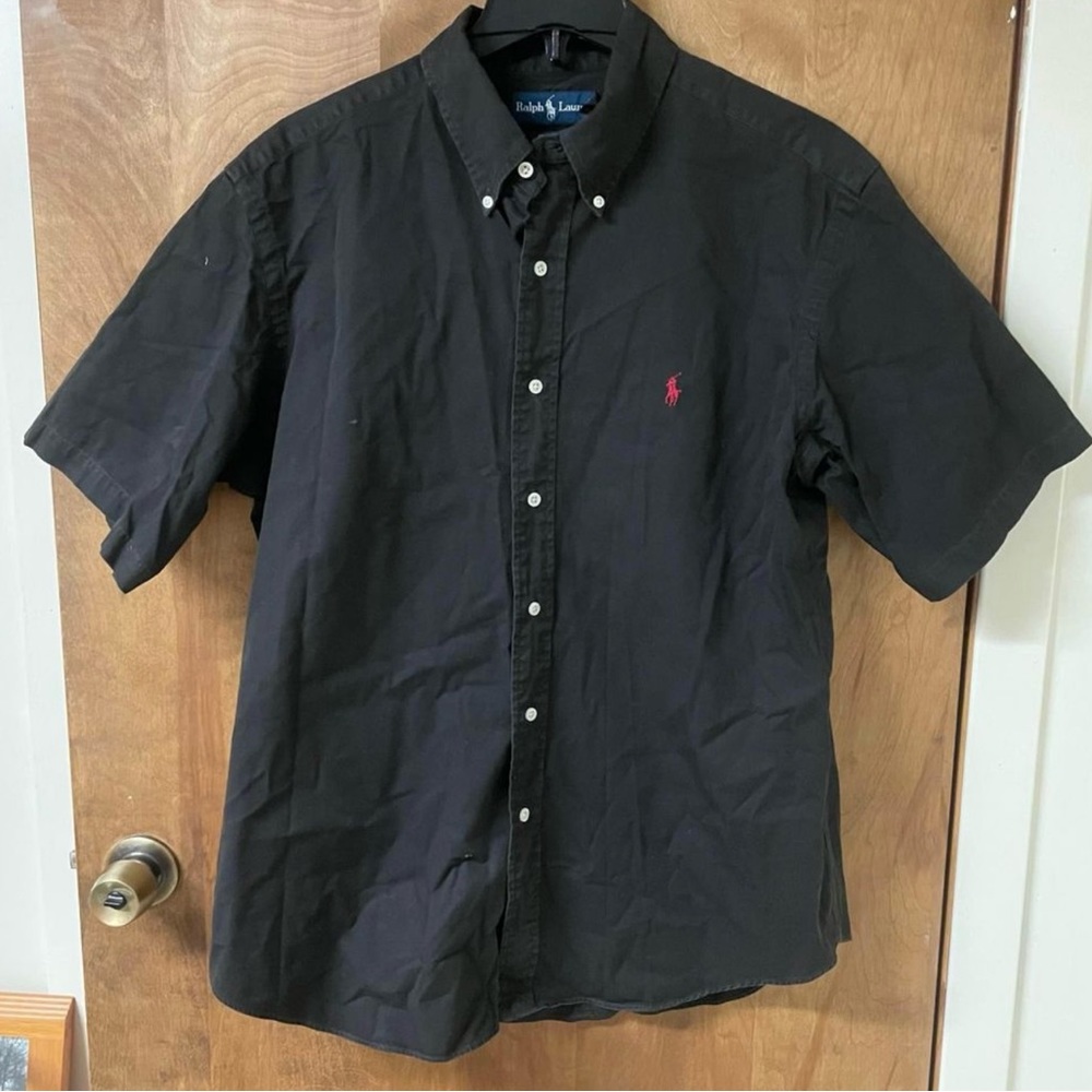 Mens Ralph Lauren classic fit shirt-sleeved button up. Size XL.